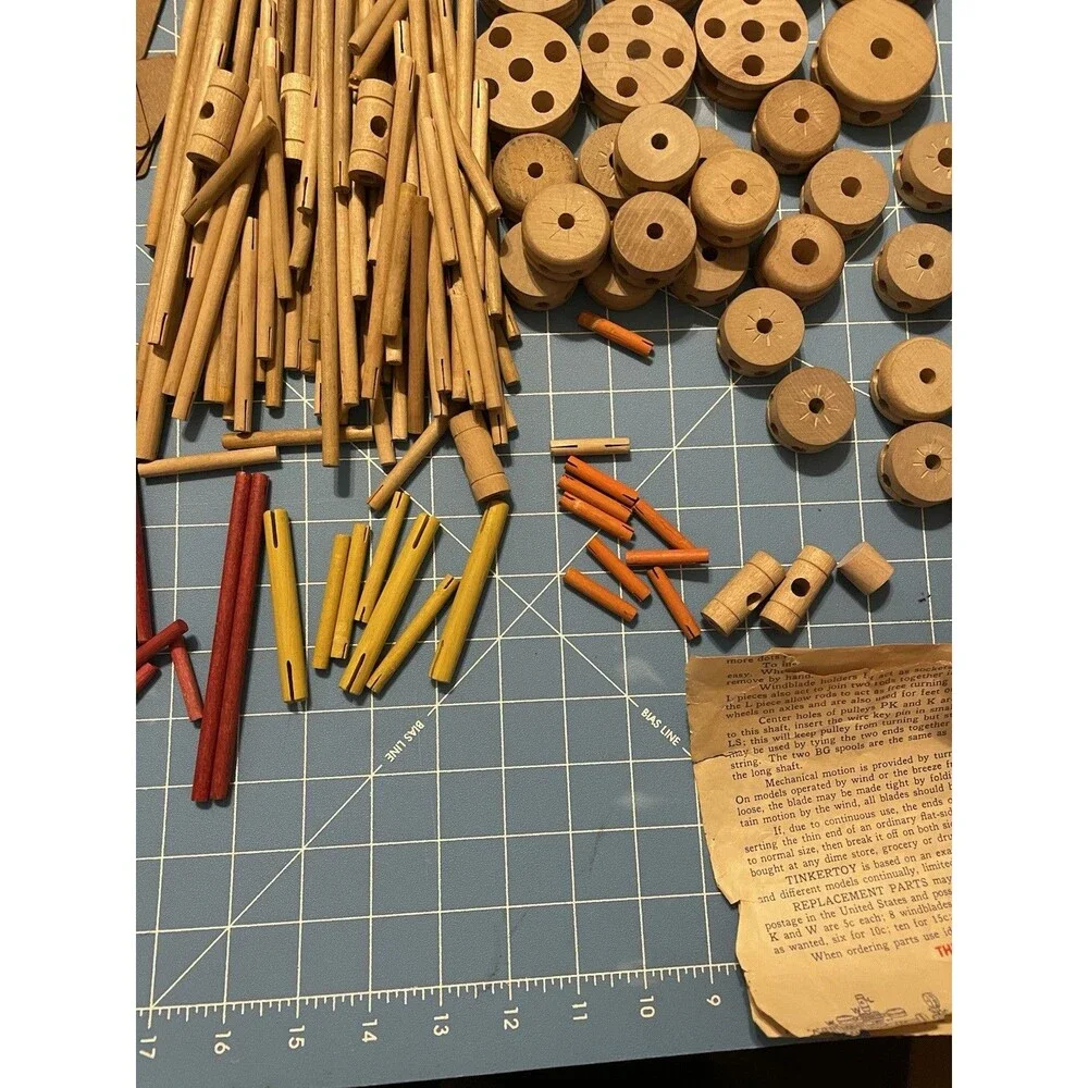 Vintage Senior TINKERTOY SET  190+ Pieces Windlass Drive 1958 Deluxe